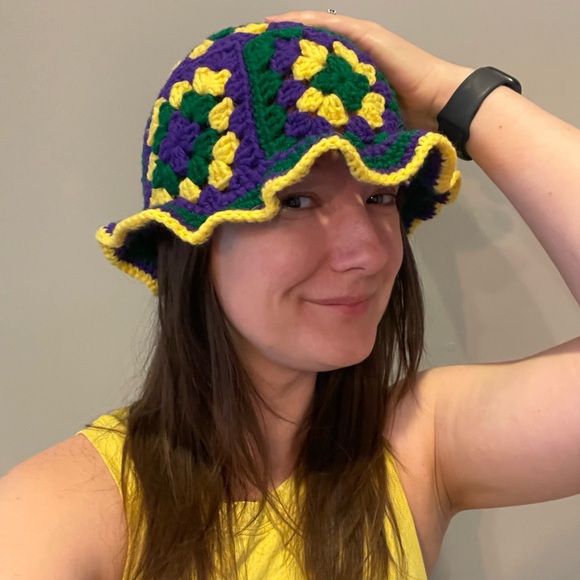 Handmade crochet Mardi Gras bucket hat - Picture 1 of 4